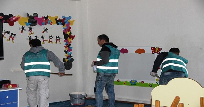 Kader Mahkumları Bodrum'da okulları onarıyor