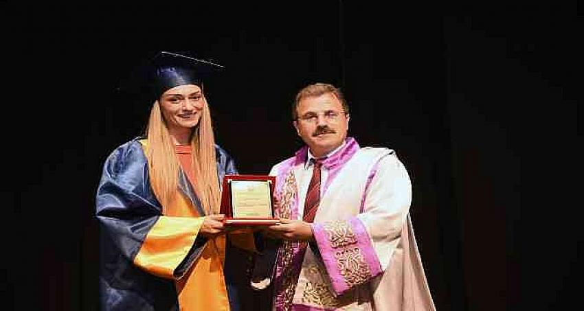 Bodrum'da mezuniyet sevinci