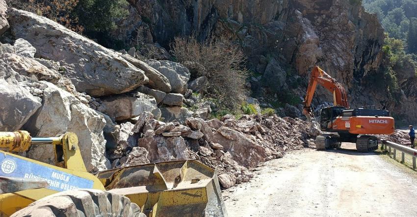 Faralya’da Heyelana büyükşehirden müdahale