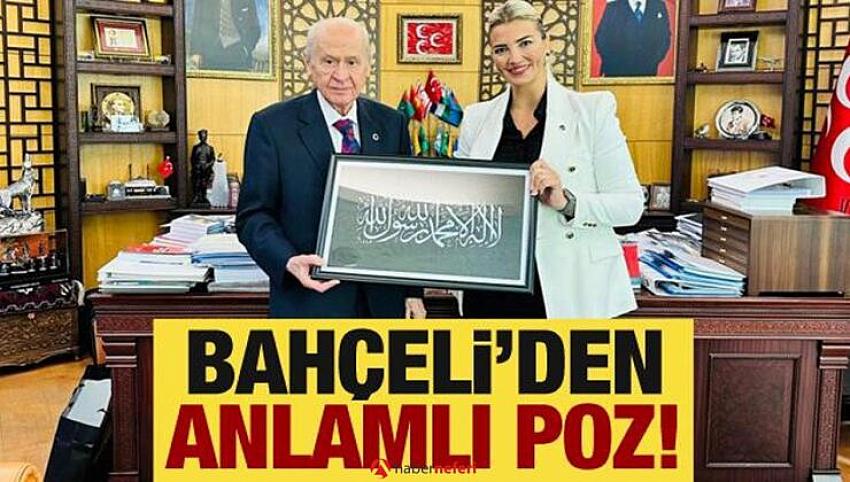 Bahçeli'nin tepkisi sonrası Tevhid bayraklı pozu yeniden gündem oldu